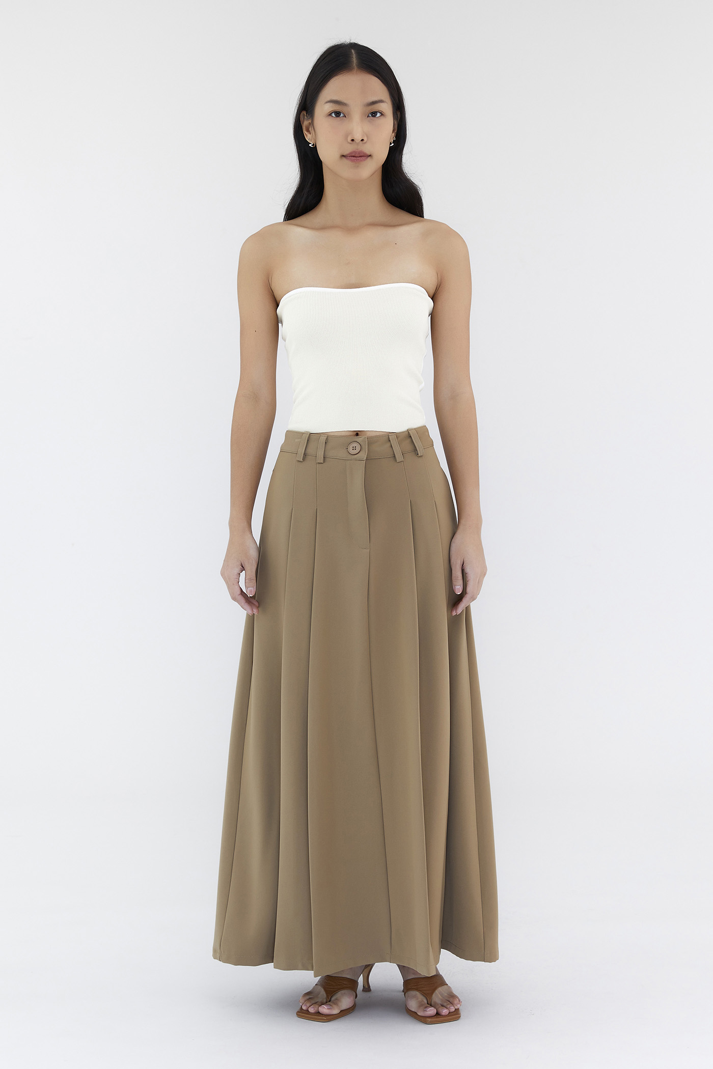 Juna Mid-Rise A-Line Skirt | The Editor's Market