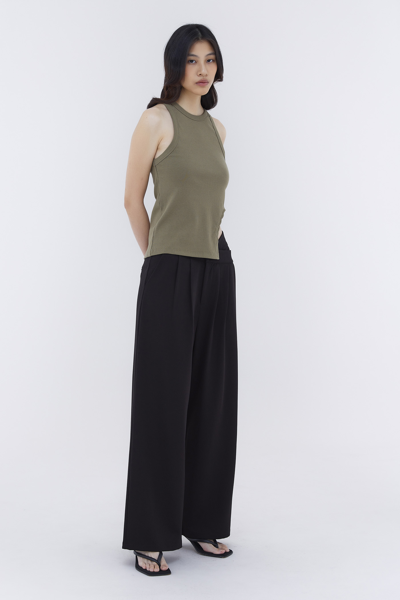 Gemella Mid-Rise Relaxed Pants | The Editor's Market
