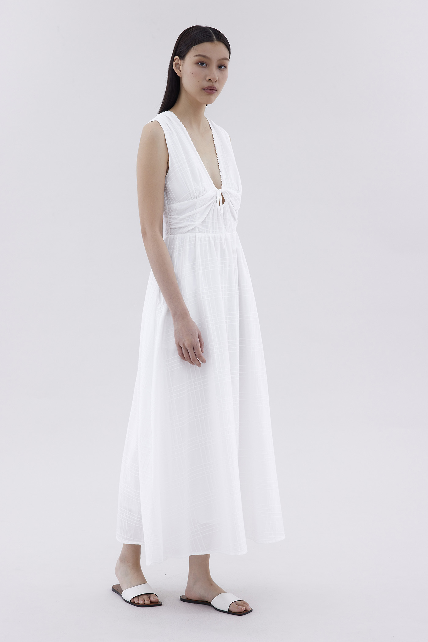 Low neck dress outlet