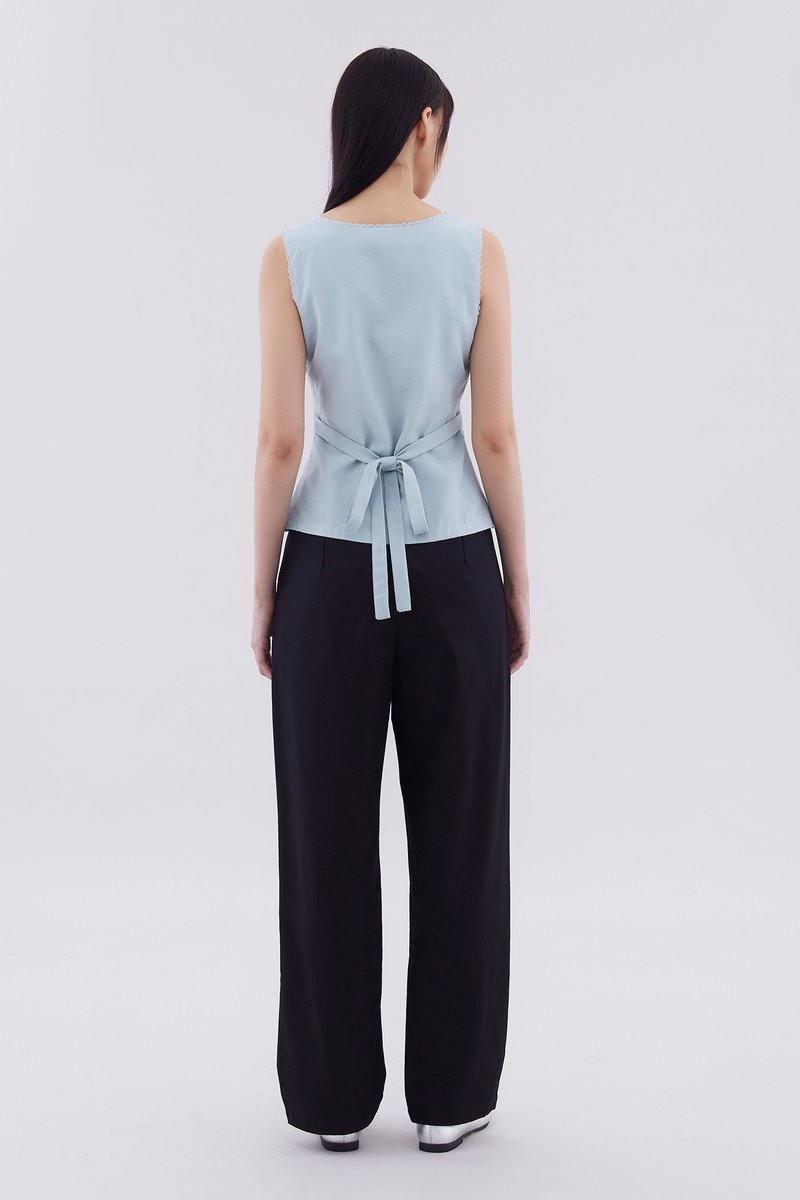 Deskan V-Neck Button-Front Top