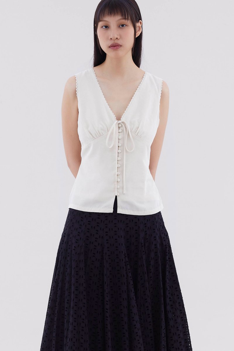 Deskan V-Neck Button-Front Top