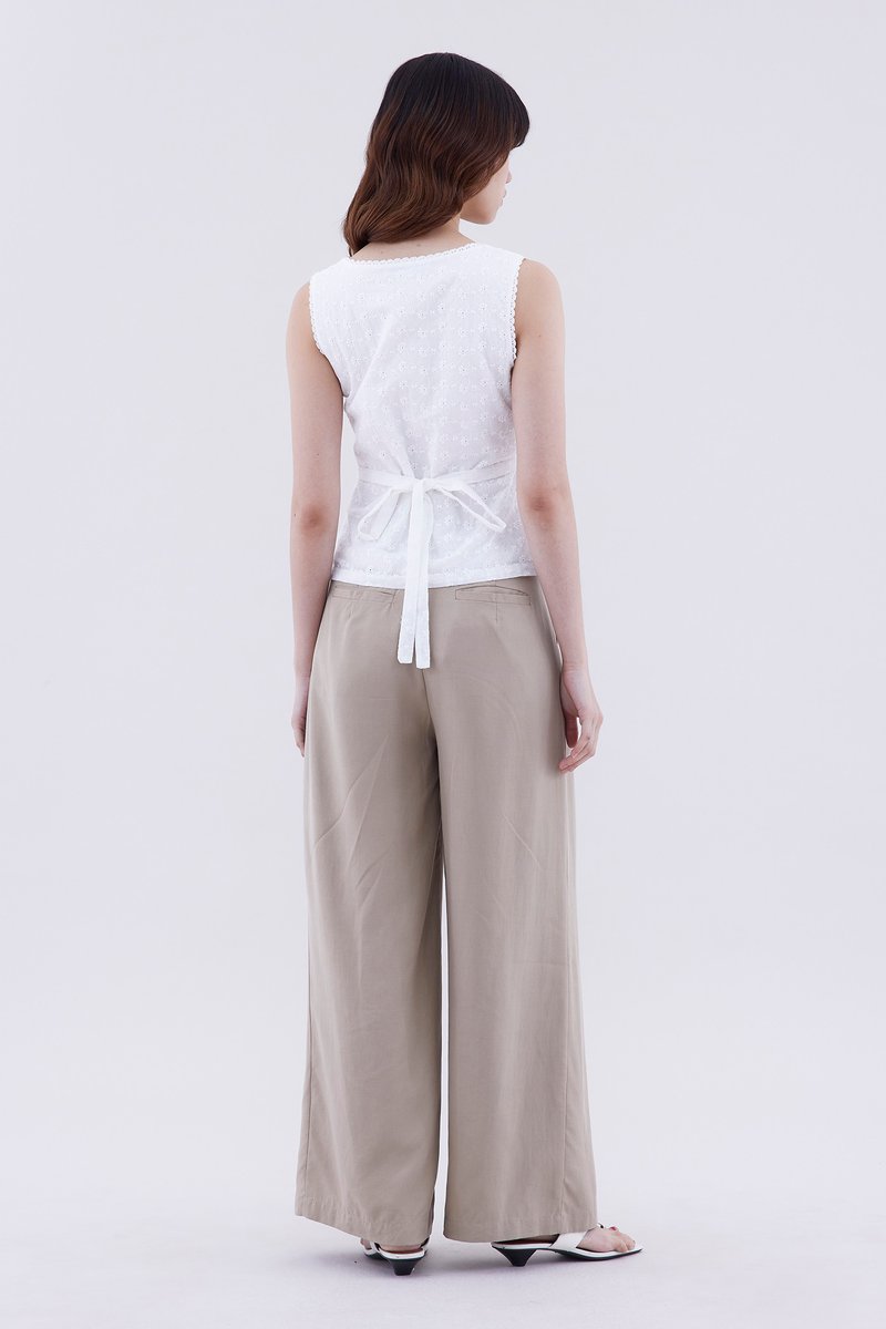 Deskan V-Neck Button-Front Top