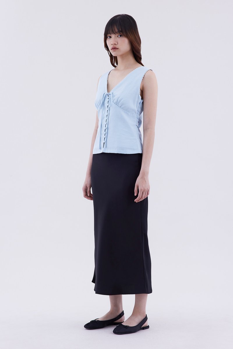 Deskan V-Neck Button-Front Top