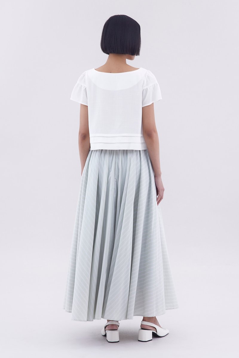 Oleana Flutter-Sleeve Top