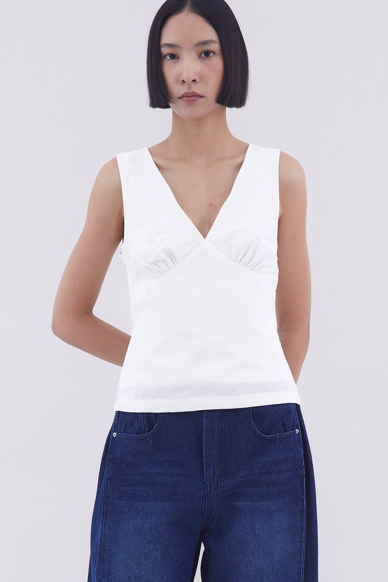 Gyral V-Neck Fitted Top