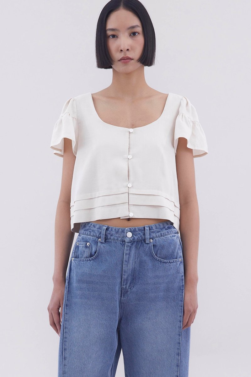 Oleana Flutter-Sleeve Top