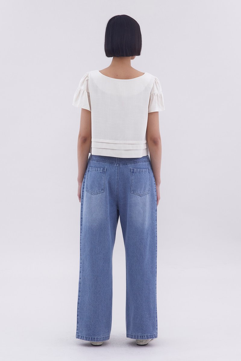 Oleana Flutter-Sleeve Top
