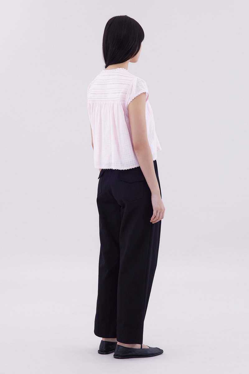 Yoeru Half-Button Top
