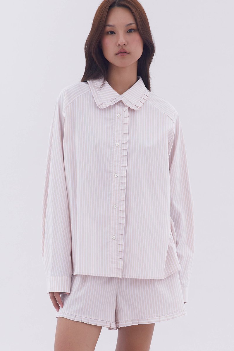 Pleated Collar Long Sleeved Shirt