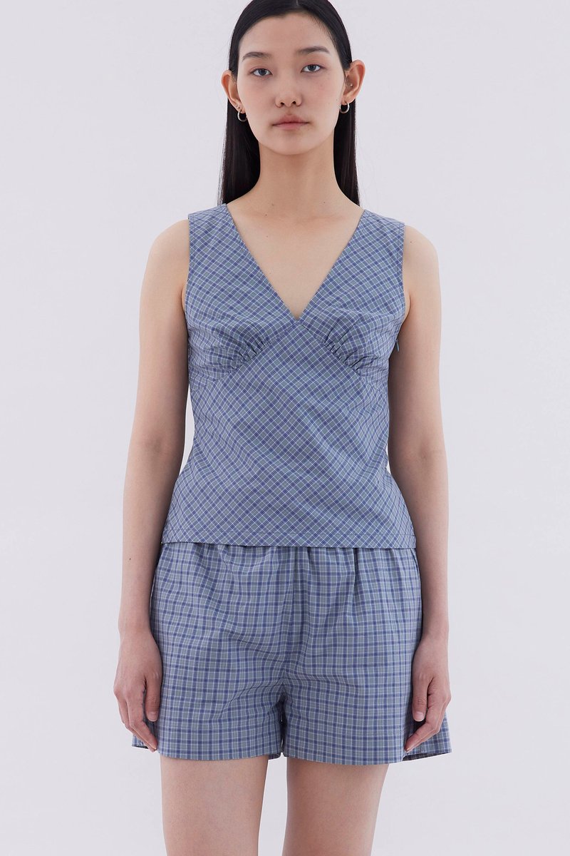 Gyral V-Neck Fitted Top