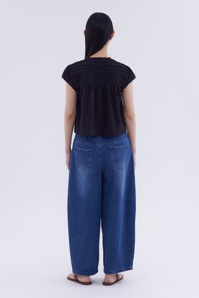 Yoeru Half-Button Top