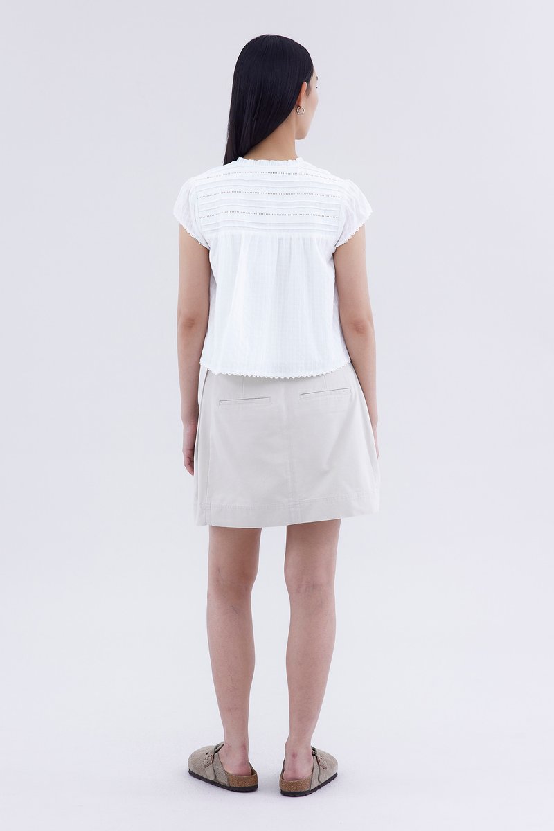 Yoeru Half-Button Top