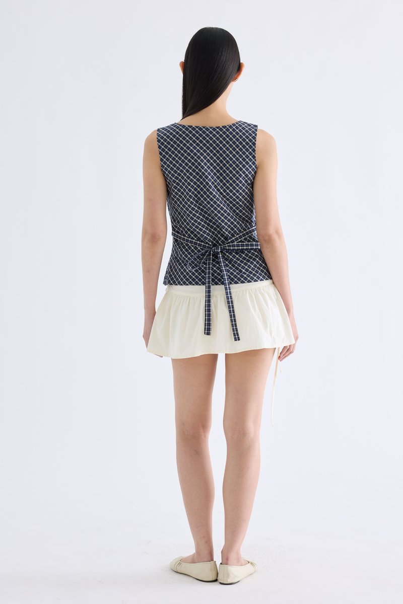 Gyral V-Neck Fitted Top