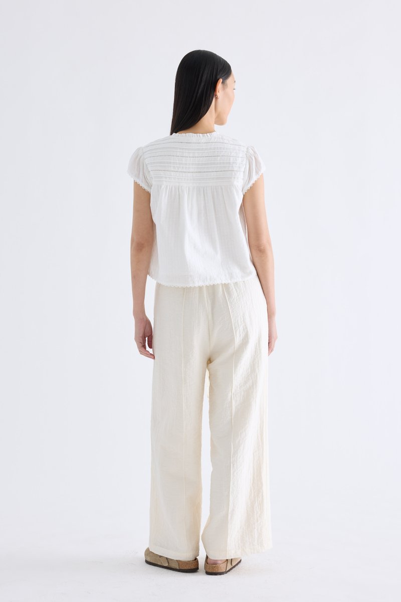 Yoeru Half-Button Top