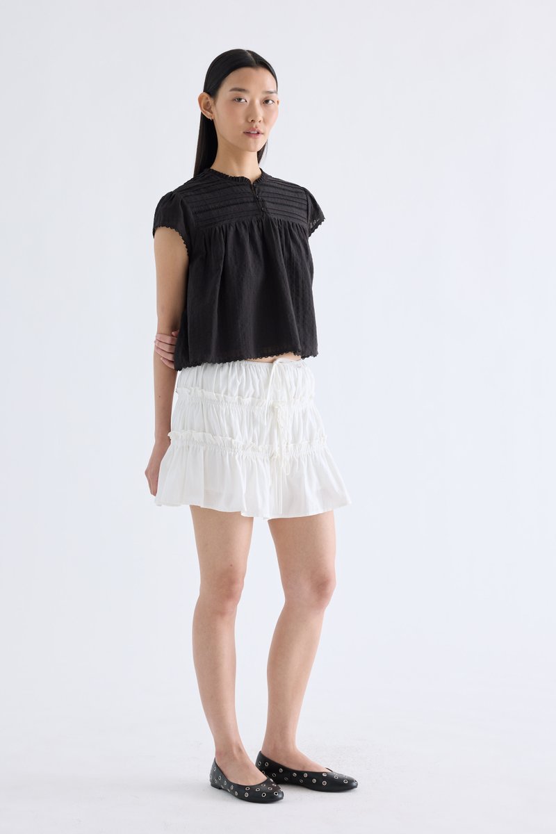 Yoeru Half-Button Top