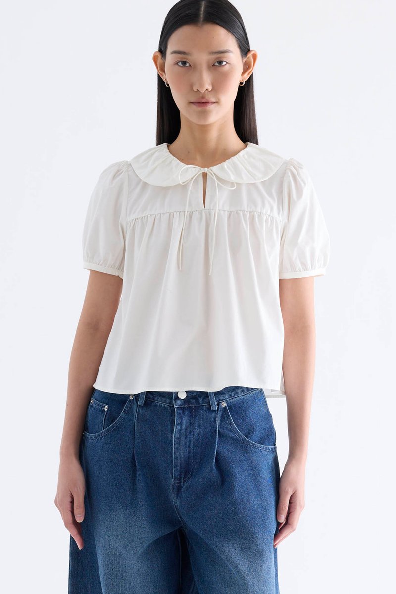 Emberlyn Peterpan-Collar Blouse