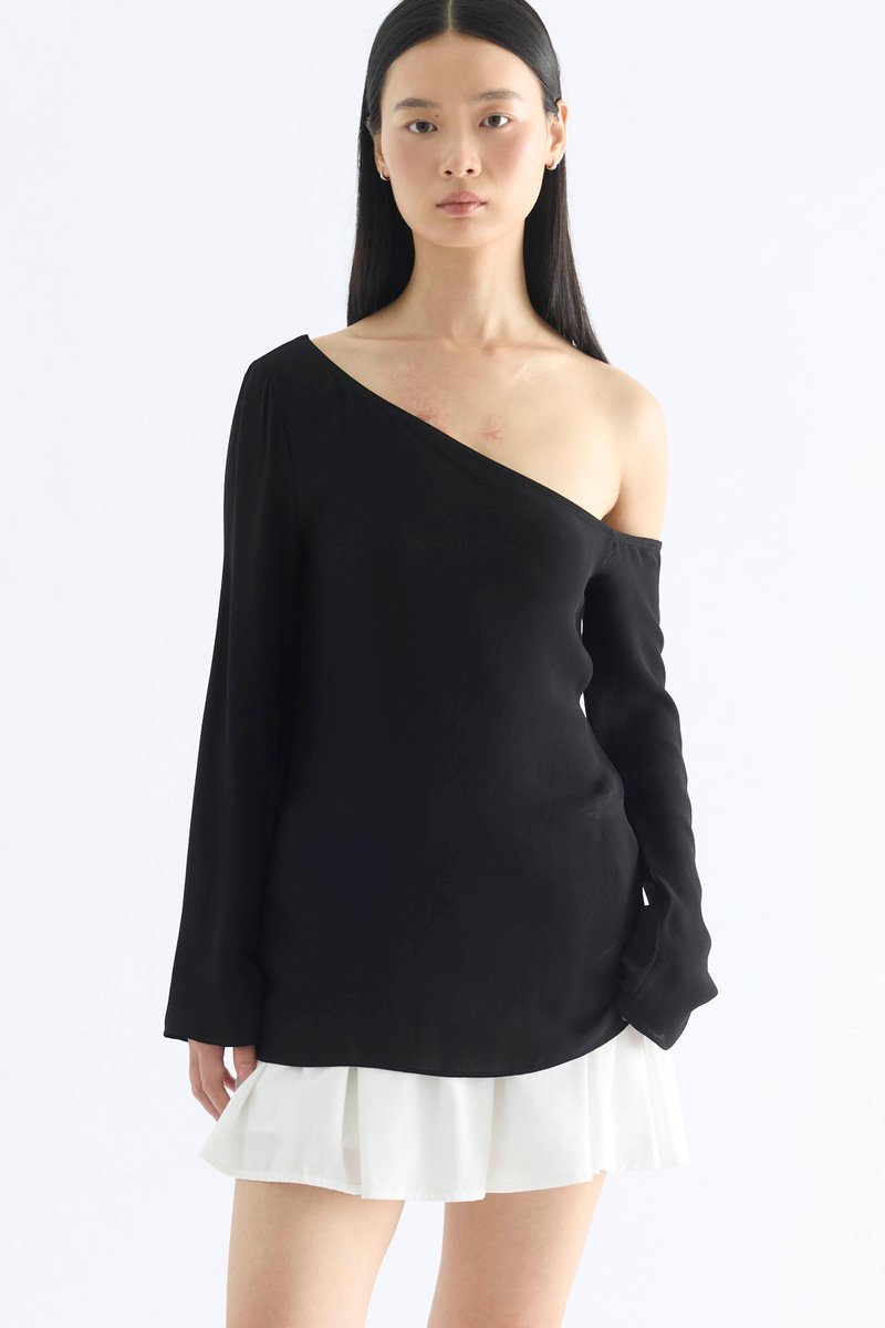 Rakel One Sided Shoulder Top