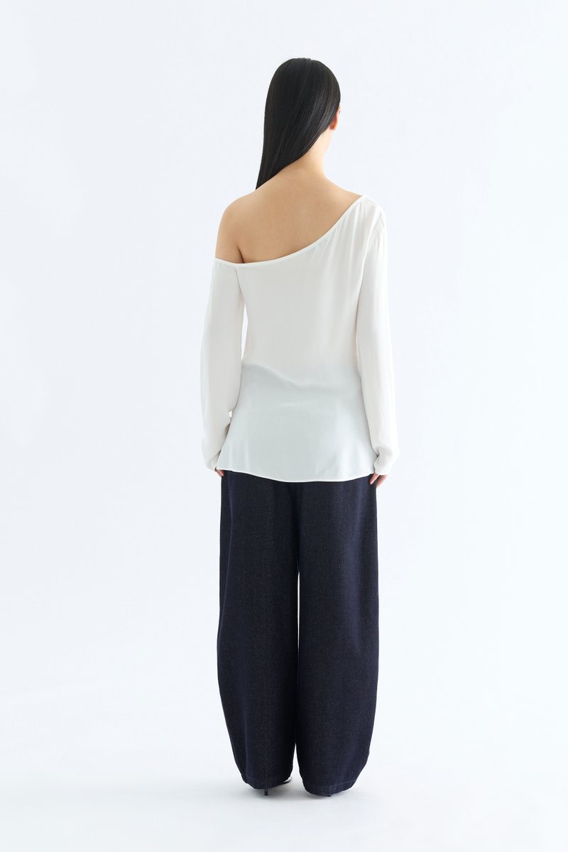 Rakel One Sided Shoulder Top