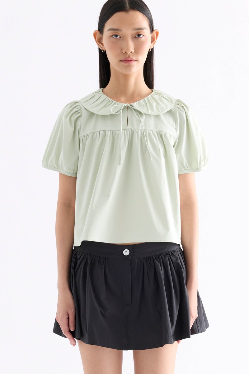 Emberlyn Peterpan-Collar Blouse