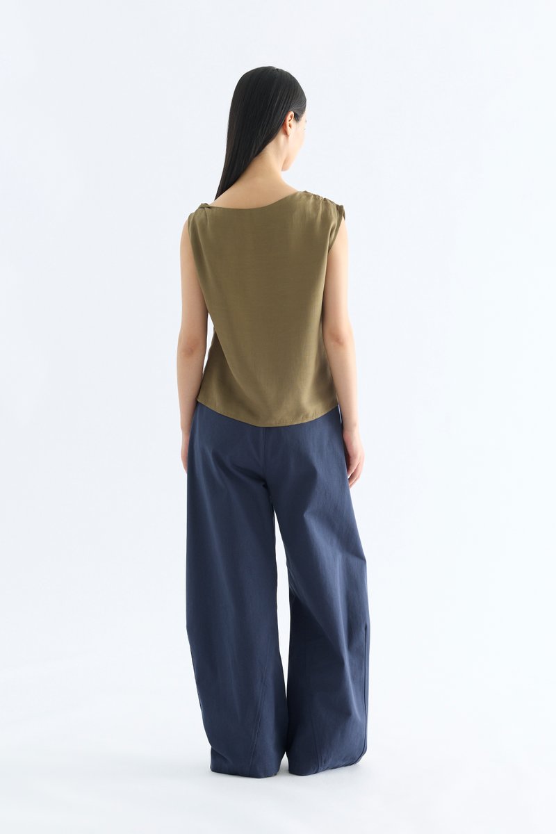 Feone Asymmetric Shoulder Top