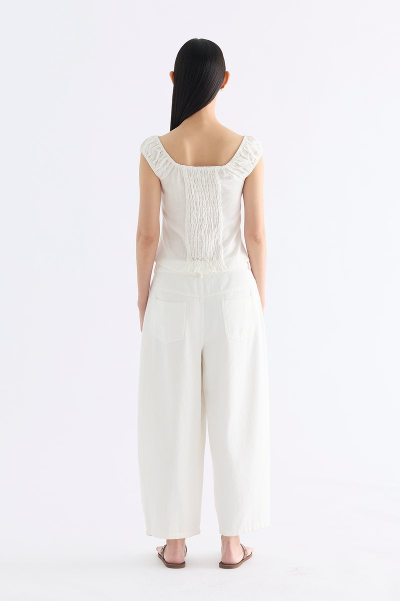 Joane Mid-Rise Barrel Leg Jeans