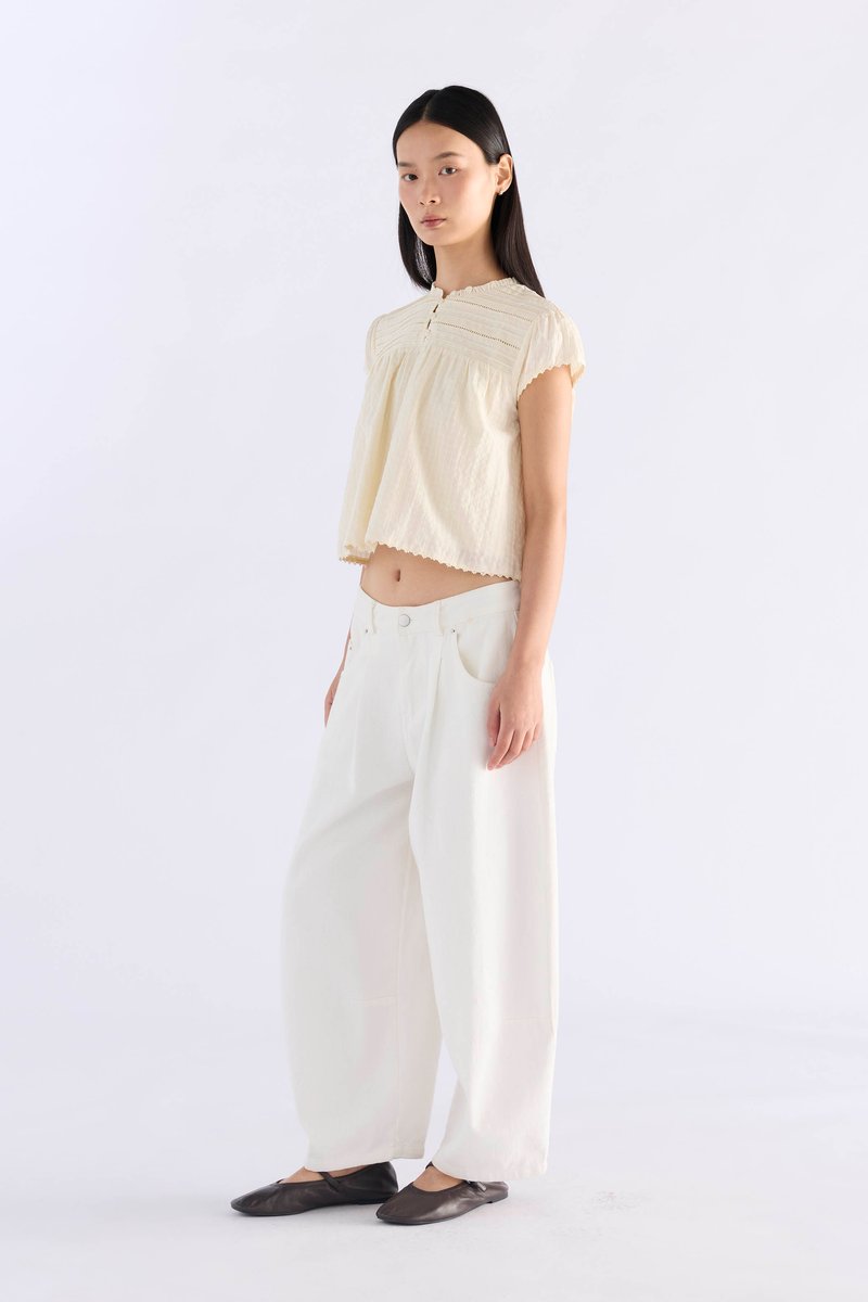 Yoeru Half-Button Top