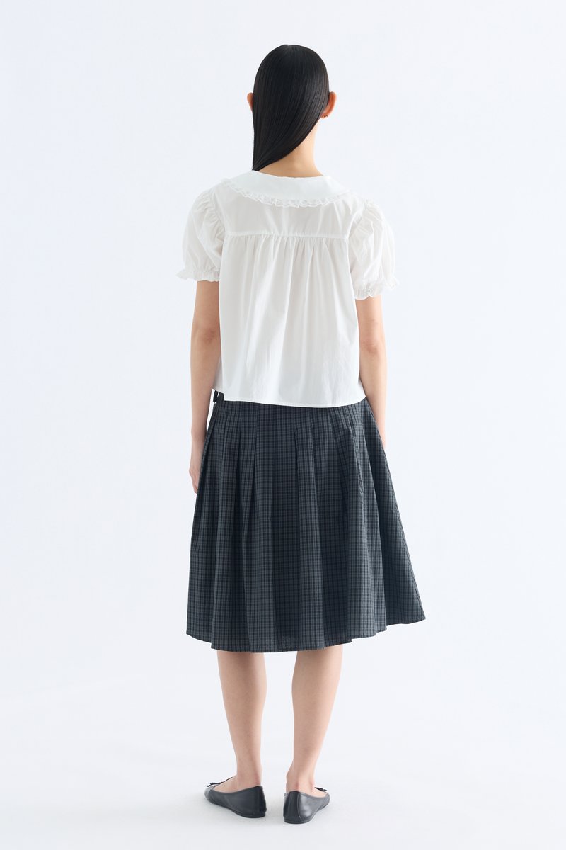 Judith Lace Peterpan-Collar Blouse