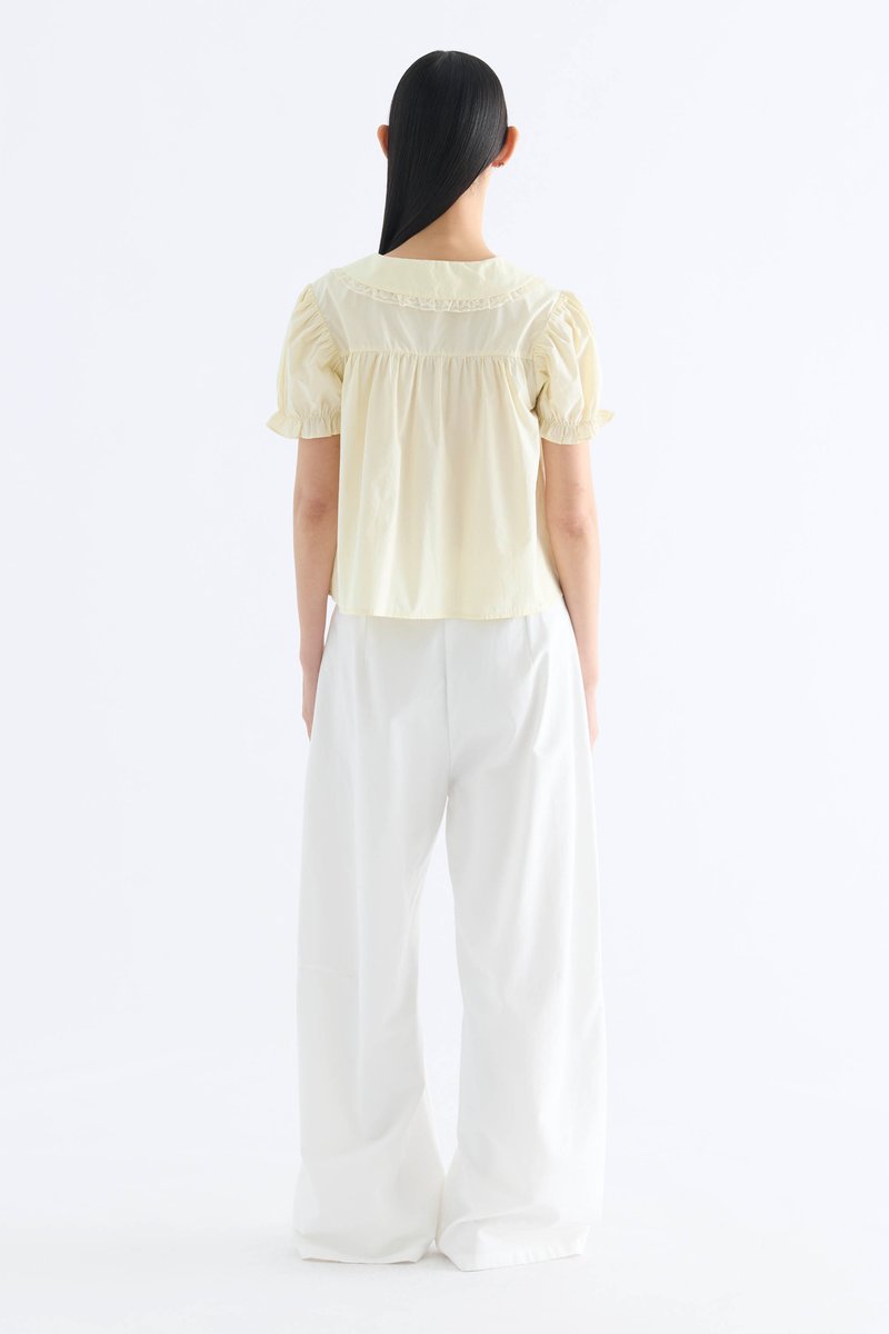 Judith Lace Peterpan-Collar Blouse