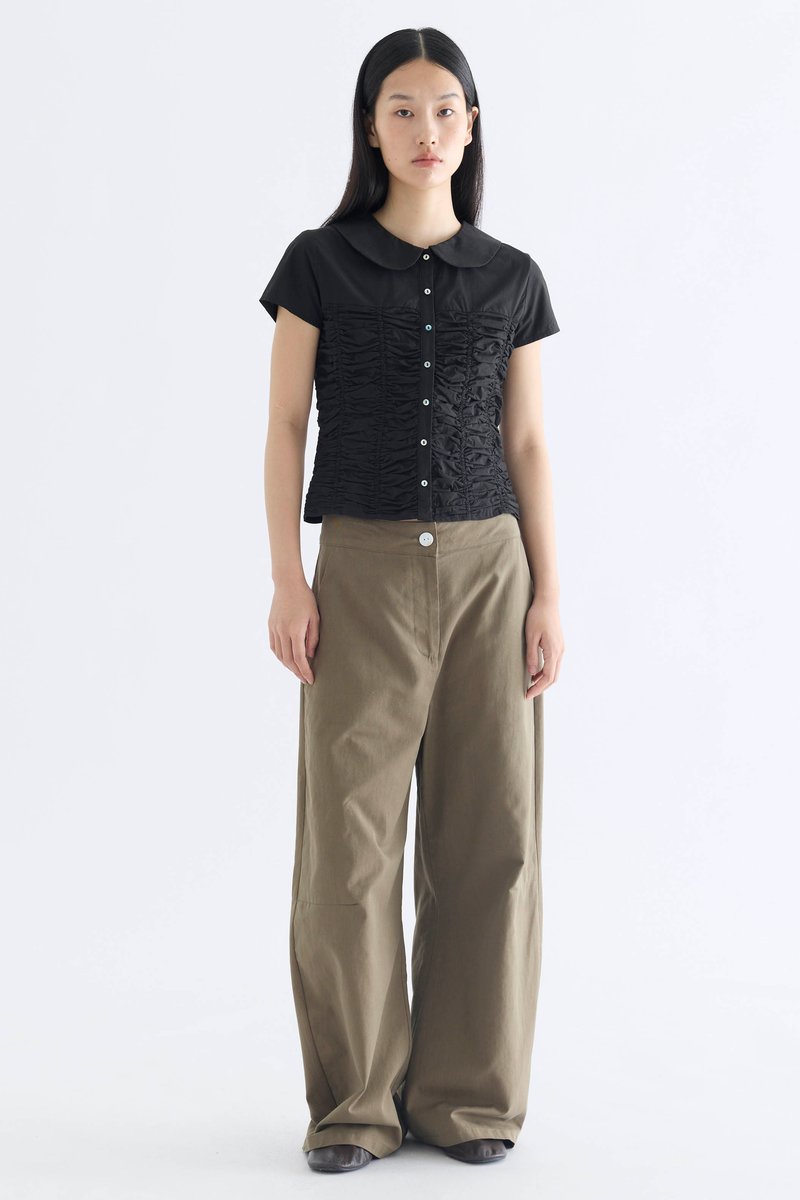 Josie Peterpan-Collar Ruch Blouse