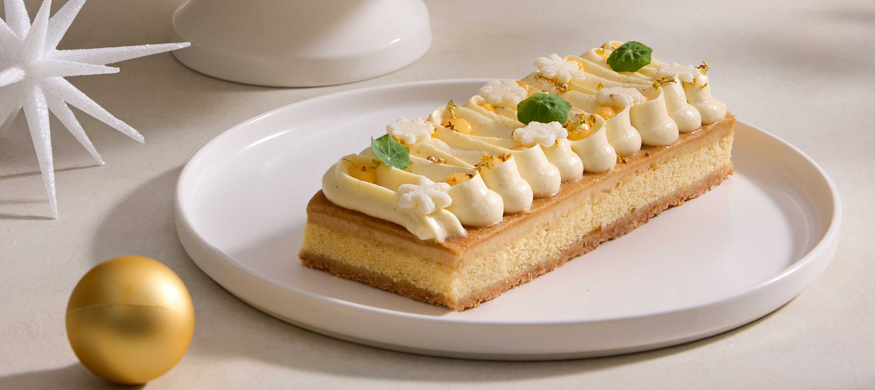 Enjoy Complimentary Sample-Sized Christmas Cookies From Fieldnotes